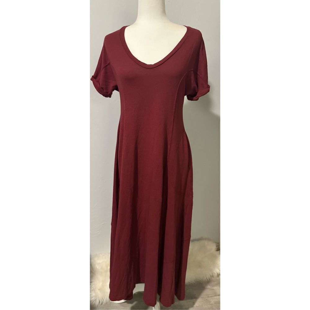 Free Peolpe Beach Meadow tee maxi dress in wild Garnet XS with pockets - Picture 2 of 9